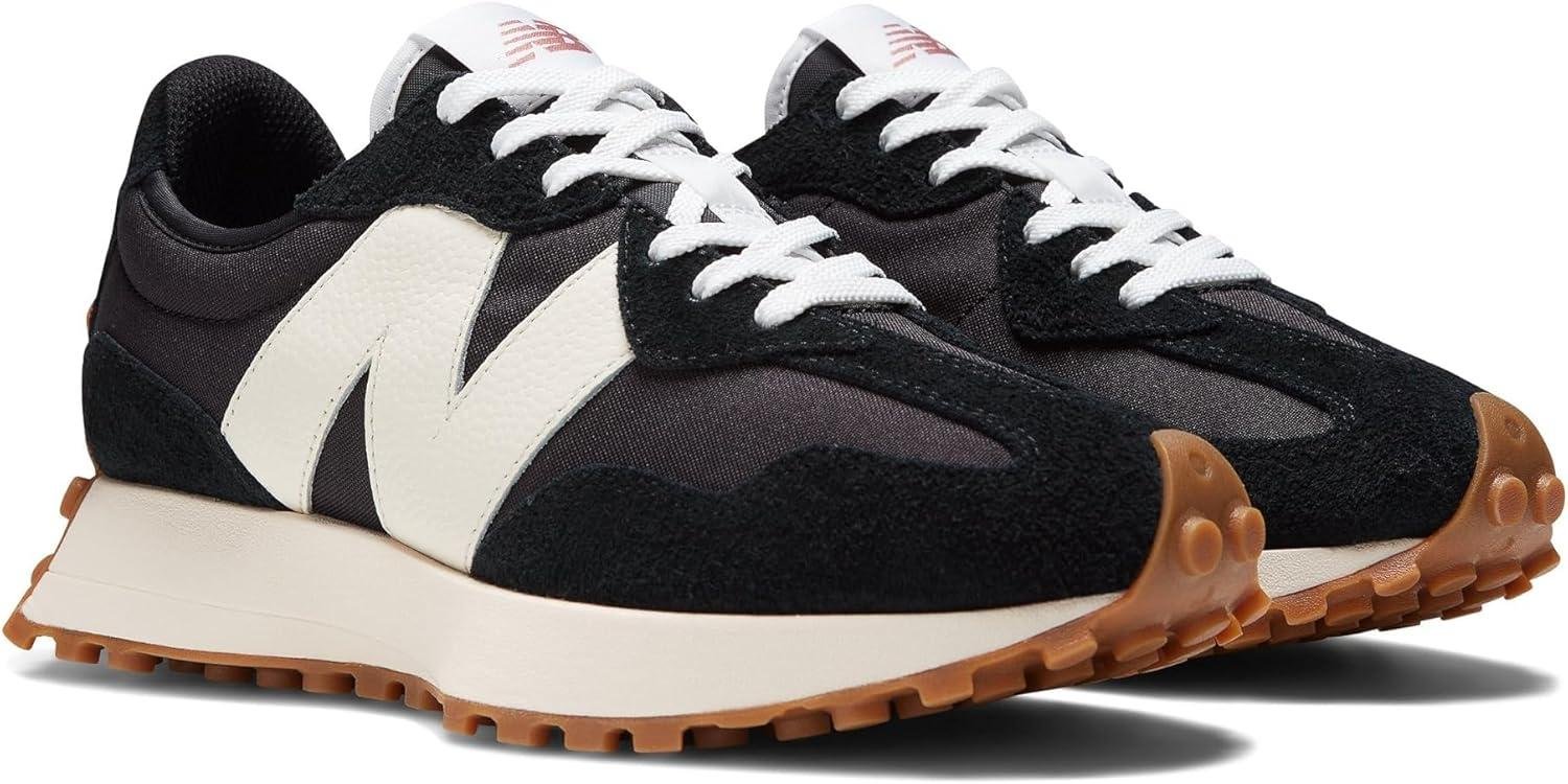 New Balance Women’s Classic⁢ Sneaker: Retro Style Meets Modern Design