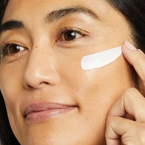 No7 Anti-Aging Skincare Set: Day Cream SPF30, Serum, Night Cream with Vitamin C - Image 4