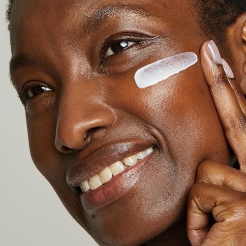 No7 Anti-Aging Skincare Set: SPF 30 Day Cream, Night Moisturizer, Hyaluronic Serum - Image 4